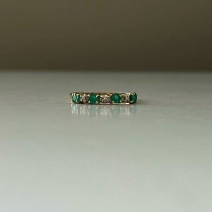 Diamond and emerald 10k gold ring